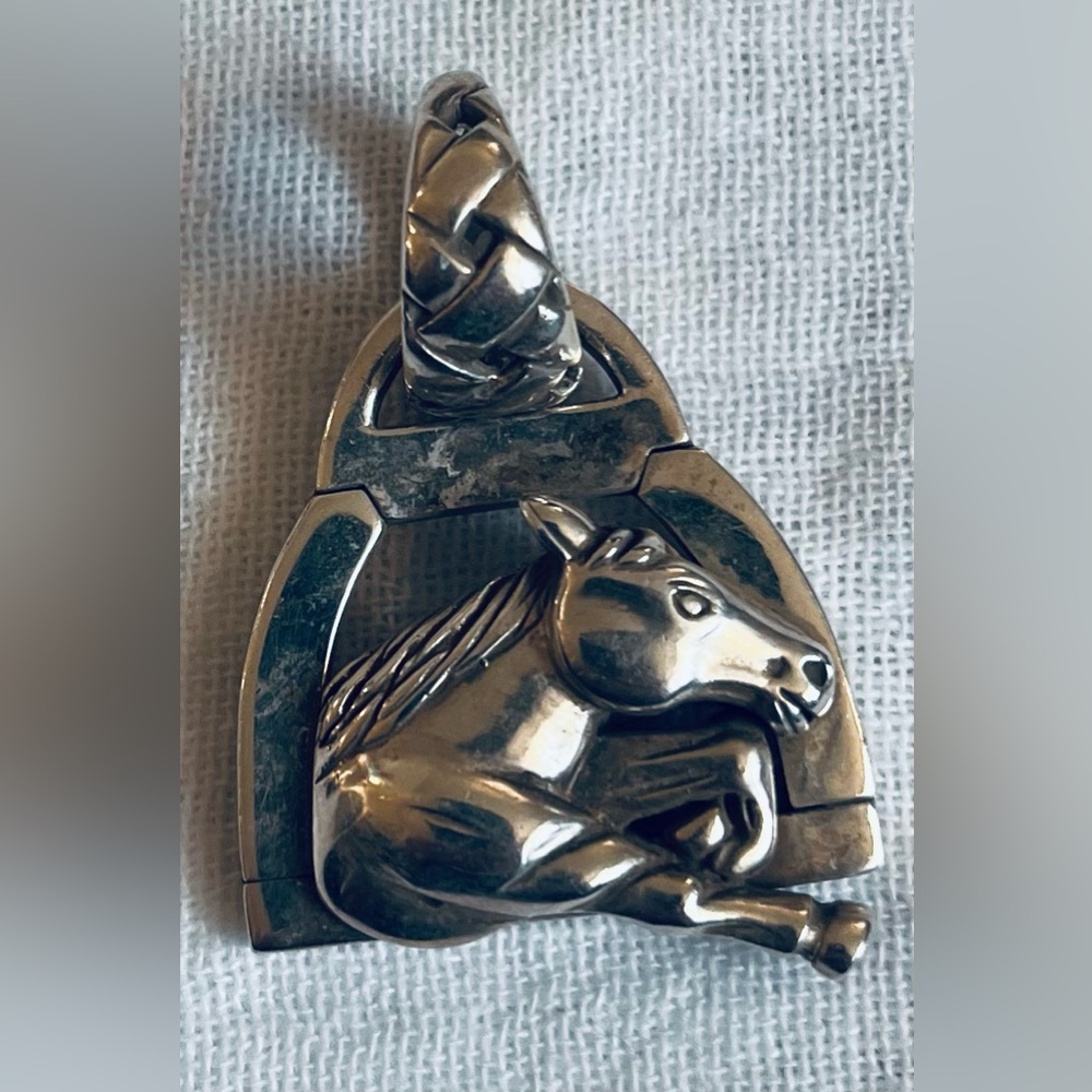 Unique SAINT BY SARAH JANE 925 Sterling Silver Chunky Horse Pendant